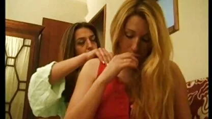 בלונדינית שובבה סרטים לצפייה ישירה כחולים חינם
