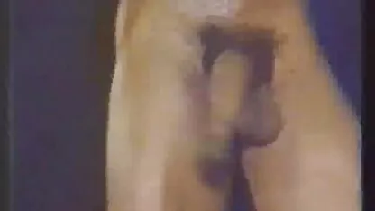 אמא מדהימה נותנת לעצמה לזיין בתחת אחרי סרטי סקס מלאים לצפיה ישירה המשחק המקדים