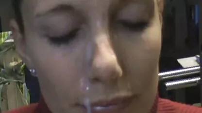 Cumshot בחנות סרטי פורנו לצפייה ישירה בחינם