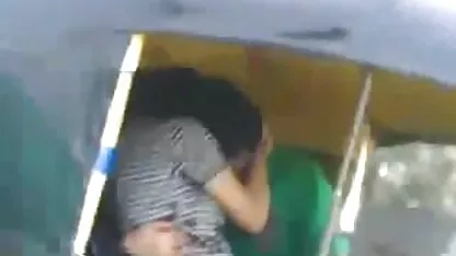 בחורה מושכת סרטי פורנו לצפייה חינם שעושה סקס.