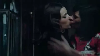 נערה רזה חושפת תמונת סקסלצפיה חינם גוף
