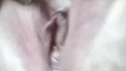 המלצר פישק סקסלצפיה ישירה את רגליו תמורת 100 יורו.