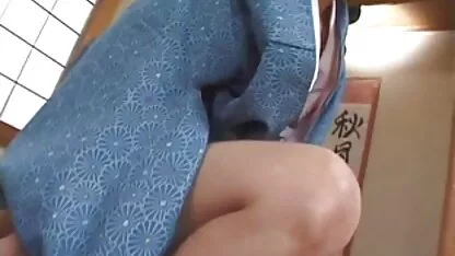 הסרטן הכניס אחות צעירה צפייה בסרטי סקס חינם וזיין אותה בתחת הקטן שלה.