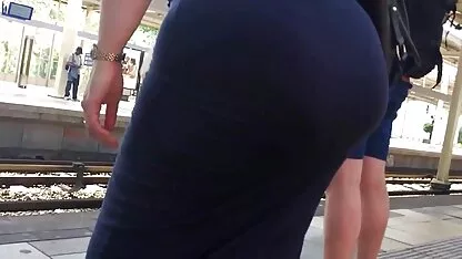 דבקות סרטי סקס לצפיה מידית בבוקר לאמא הדואגת.