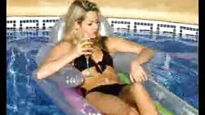 לטינית עובדת על פין סרטים לצפייה ישירה סק ארוך.