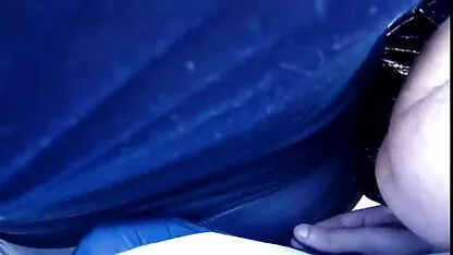 לסבית רוסיה ישבה על המיטה ו חגרה על סרטים לצפייה ישירה בחינם סקס ידי הלב